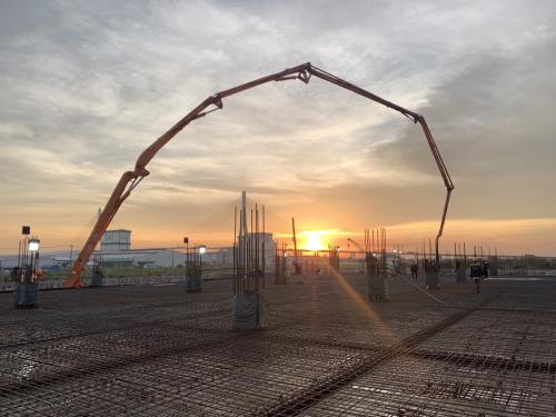 CUNG CẤP BÊ TÔNG TƯƠI BẰNG HỆ THỐNG BƠM CẦN